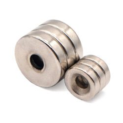 Imán de Neodimio Radial Perforado 8x3mm 15x4mm